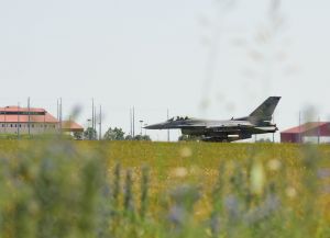 F-16 Fighting Falcon prepares for flight F-16 Fighting Falcon prepares for flight